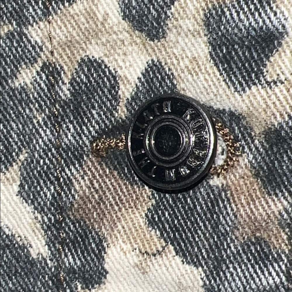 Kut from the Kloth Leopard Print Jean Jacket - Black and Tan. XL - Picture 2 of 9